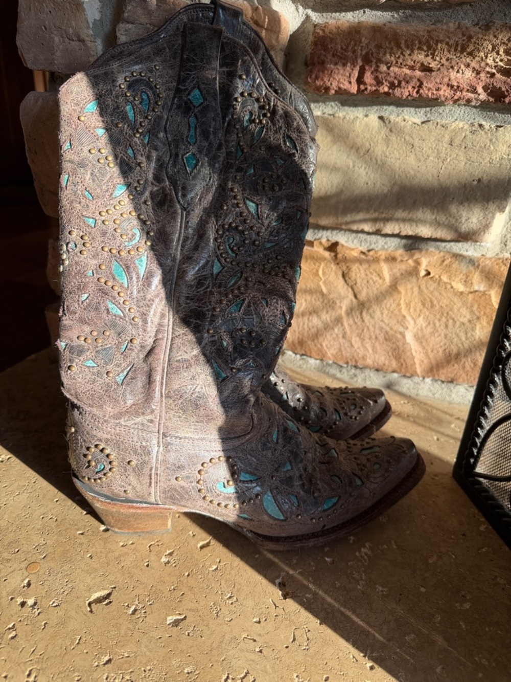 Corral Distressed Brown Leather Western Cowboy Boots Turquoise Inlay Women sz 9 - Picture 2 of 9